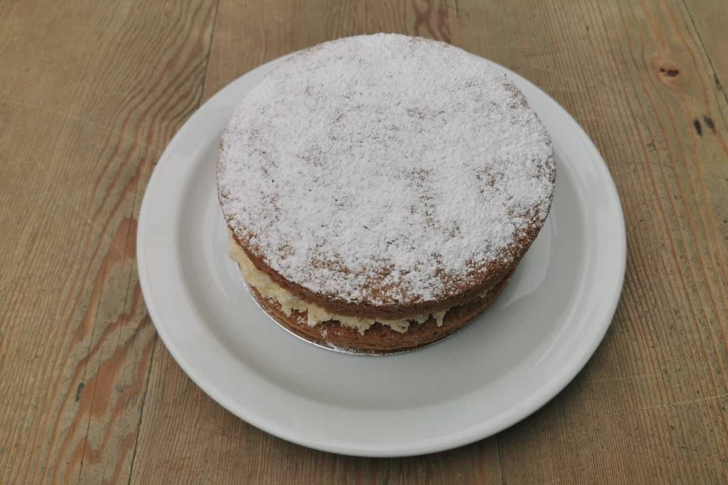 Lemon Drizzle Cake Round - Applegarth Online Farmshop